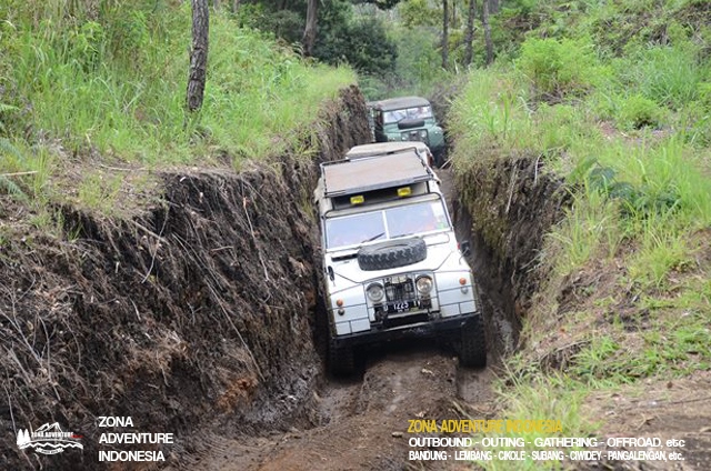 OFFROAD LAND ROVER 4WD,4X4  - Program EO Outbound Lembang Bandung - Cikole